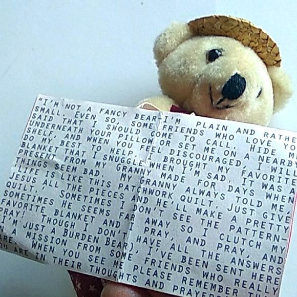 Bear with blanky and note - Picture 2 of 3